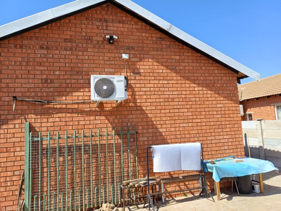 2 Bedroom Property for Sale in Noordhoek Free State